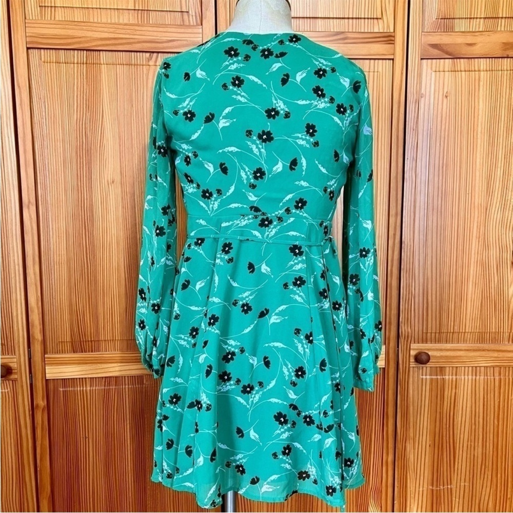 Lulus Small Green Floral V-Neckline Wrap Dress Spring Wedding Guest - Picture 3 of 9